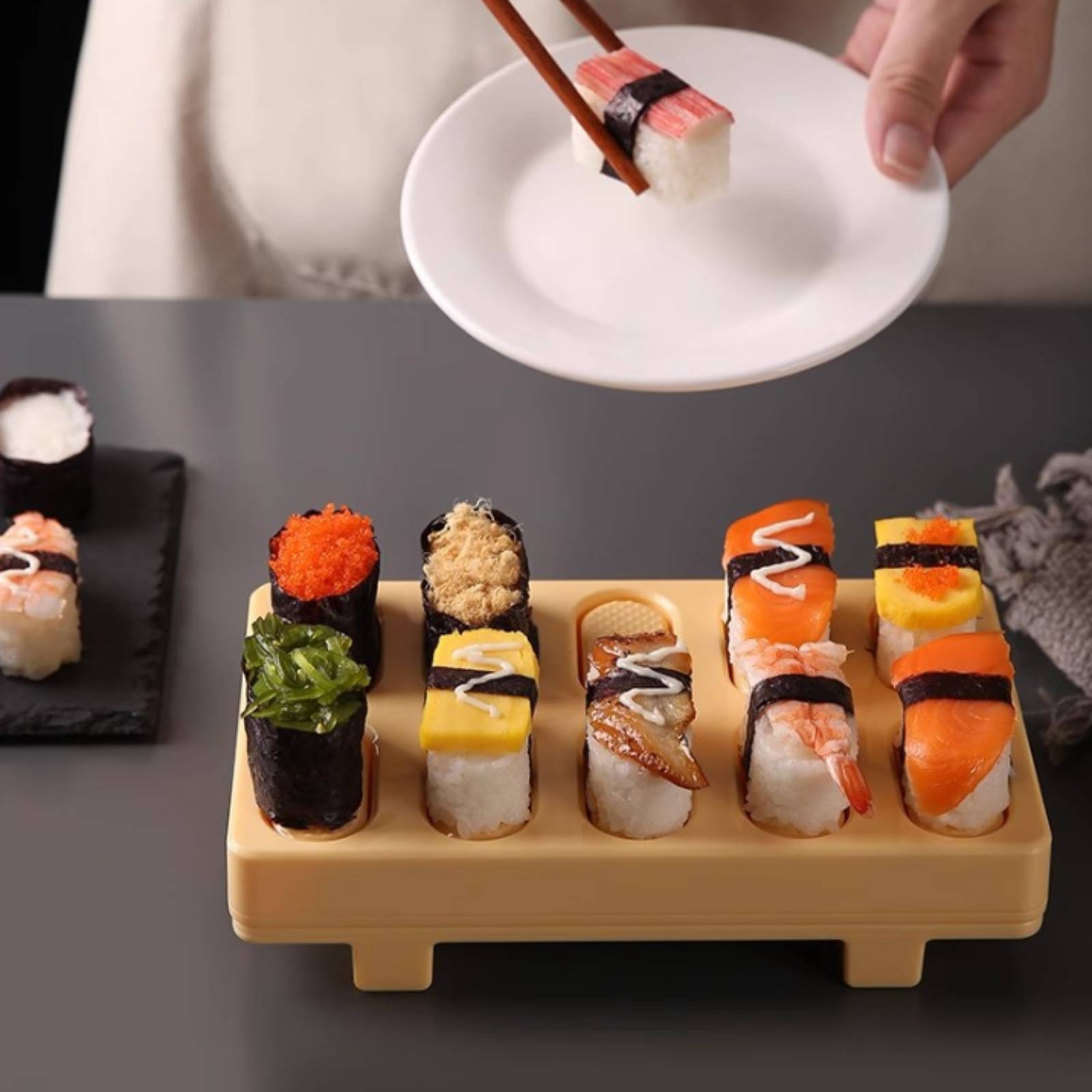 Sushi Maker with Spoon 10-Cavi - огляд і ціна Meal Prep Onigiri